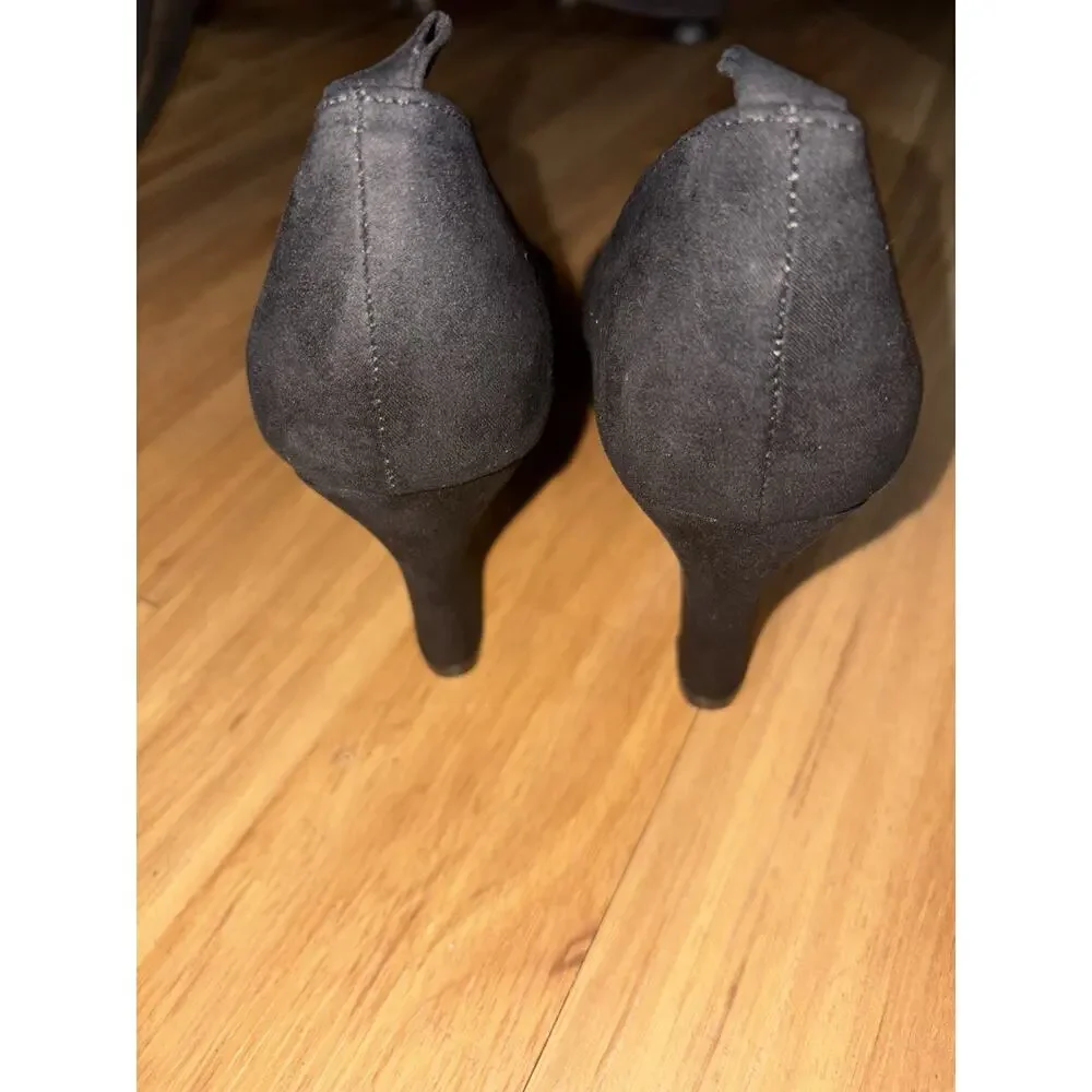 Heels - Picture 3 of 5